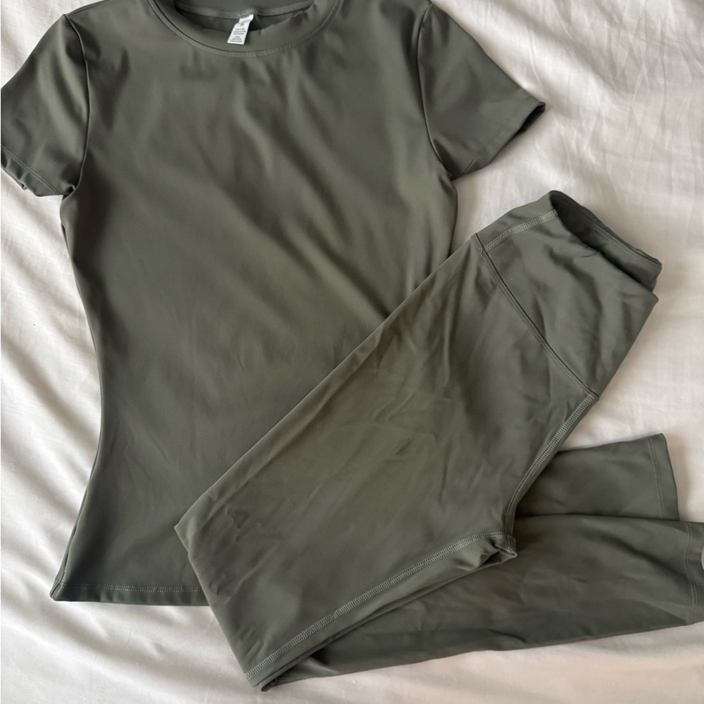 Olive Green Active Tee & Leggings Athletic Set